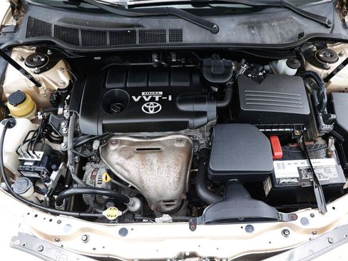 Used 2010 Toyota Camry LE FWD image 39