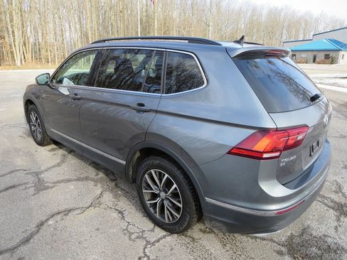 Used 2020 Volkswagen Tiguan SE w/ Panoramic Sunroof Package AWD/4WD image 6