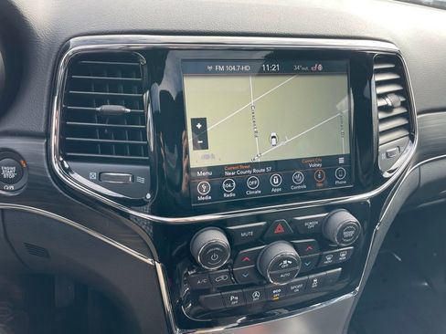 Used 2019 Jeep Grand Cherokee Limited image 15