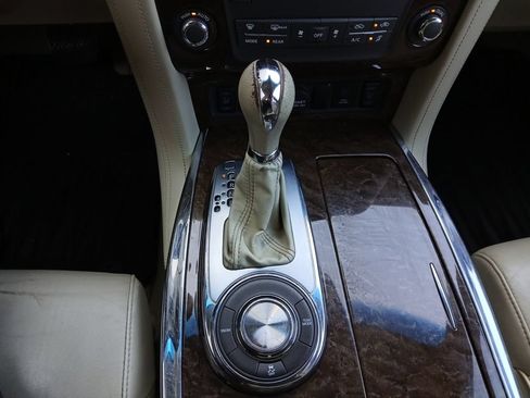 Used 2015 INFINITI QX80 2WD w/ Driver's Assistance Package image 10