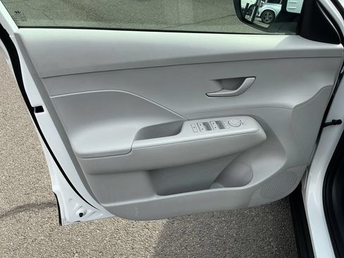 Used 2024 Hyundai Kona SEL FWD image 16