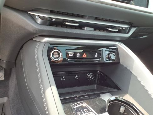 Certified 2025 Audi Q5 Premium w/ Convenience Package AWD/4WD image 18