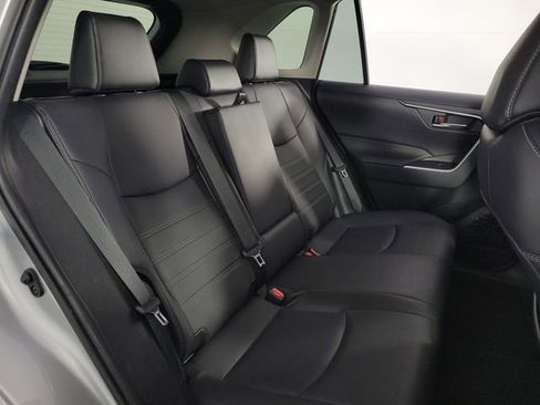 Used 2019 Toyota RAV4 XLE Premium w/ Cold Weather Package FWD image 16