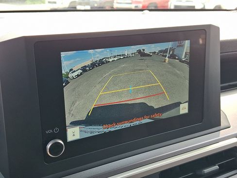 Used 2025 Toyota 4Runner SR5 AWD/4WD image 18