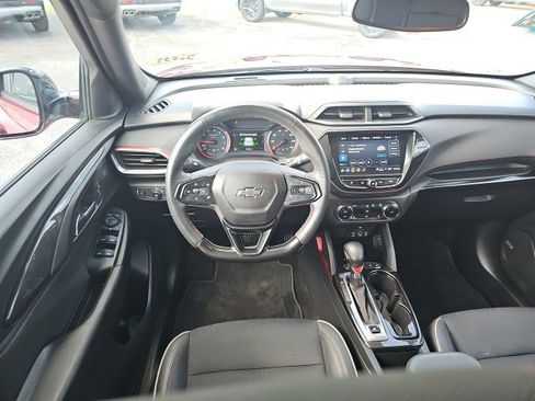 Used 2022 Chevrolet TrailBlazer RS w/ Technology Package image 3