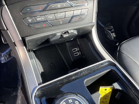 Certified 2020 Ford Edge ST-Line w/ Cold Weather Package image 24