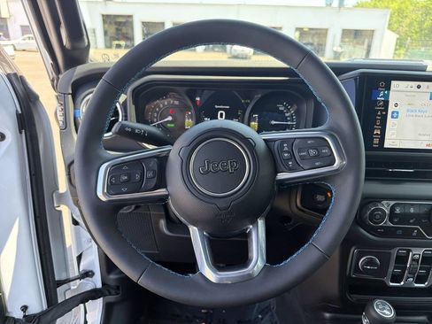 Used 2024 Jeep Wrangler High Altitude AWD/4WD image 21
