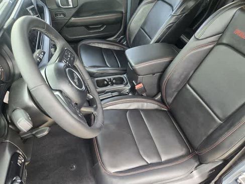 Used 2025 Jeep Gladiator Rubicon w/ Convenience Group AWD/4WD image 10