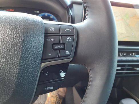 Used 2026 Toyota Camry XLE image 23