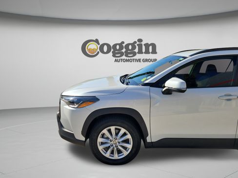 Used 2022 Toyota Corolla Cross LE FWD image 32