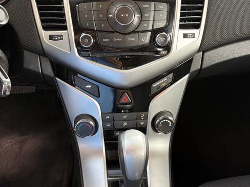 Used 2016 Chevrolet Cruze LT image 11