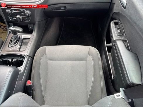 Used 2018 Dodge Charger SXT w/ Blacktop Package RWD image 19