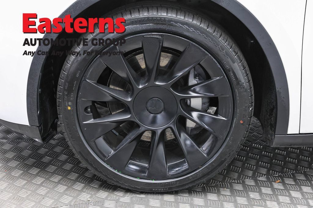 Used 2022 Tesla Model Y Long Range AWD/4WD image 25