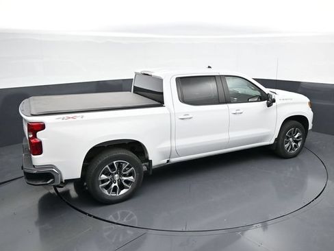 Used 2024 Chevrolet Silverado 1500 LT AWD/4WD image 31
