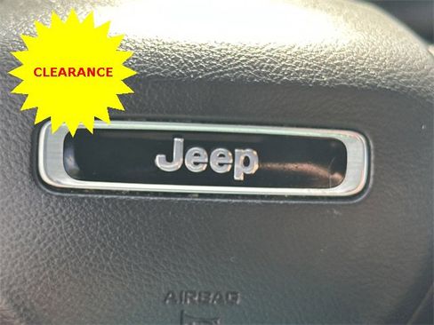 Used 2024 Jeep Compass Latitude image 29