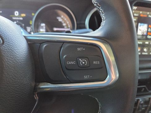 Used 2023 Jeep Wrangler Unlimited Sahara AWD/4WD image 14