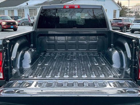 Used 2024 RAM 1500 Classic SLT image 28