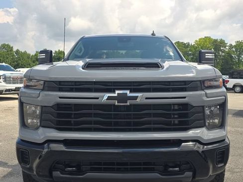 Used 2024 Chevrolet Silverado 2500 Custom w/ Custom Value Package AWD/4WD image 8