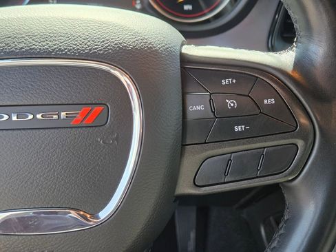 Used 2022 Dodge Challenger SXT RWD image 25