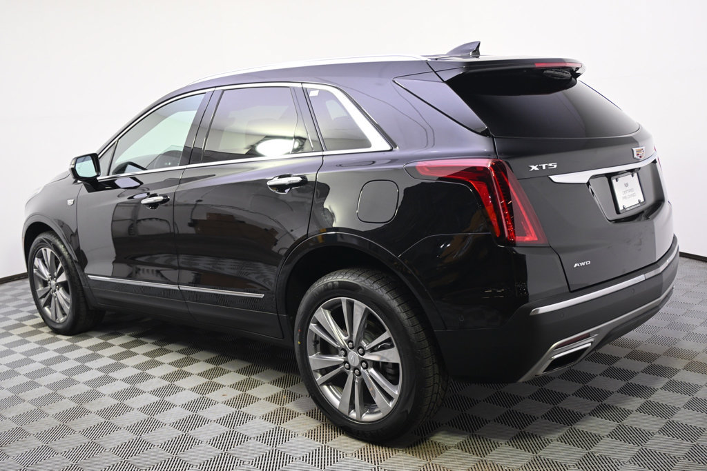 Used 2024 Cadillac XT5 Premium Luxury w/ Platinum Package AWD/4WD image 3