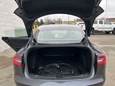 Used 2018 Tesla Model 3 Long Range image 16