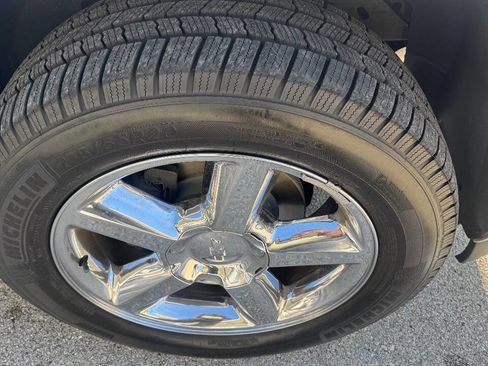 Used 2014 Chevrolet Tahoe LTZ image 25