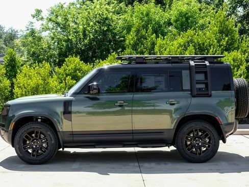 New 2026 Land Rover Defender 110 S AWD/4WD image 11