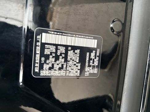 Certified 2023 Nissan Armada S image 31