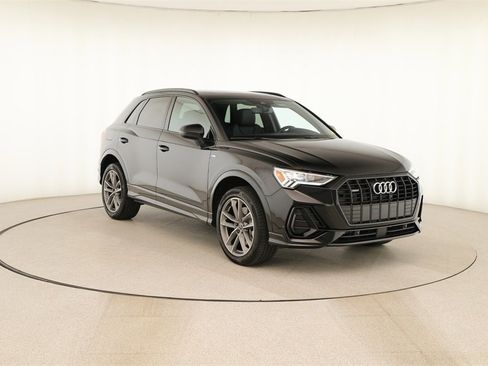Certified 2025 Audi Q3 2.0T Premium w/ Convenience Package image 10
