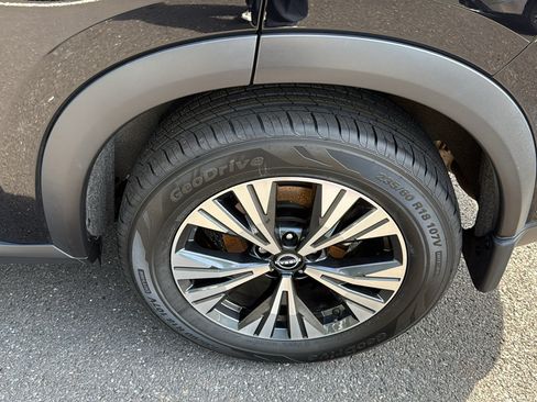 Certified 2023 Nissan Rogue SV AWD/4WD image 21