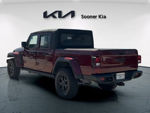 Used 2021 Jeep Gladiator Willys image 4