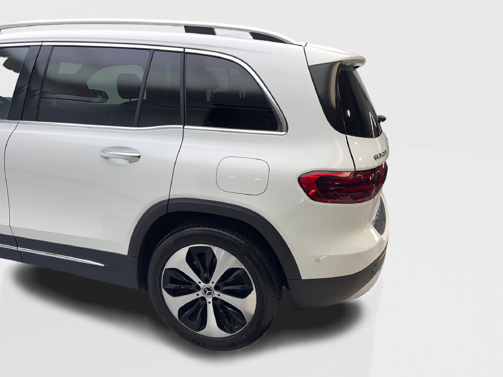 Used 2025 Mercedes-Benz GLB 250 4MATIC image 21