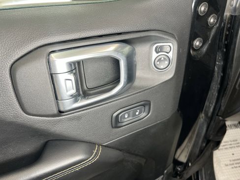 Used 2024 Jeep Wrangler Sahara image 15