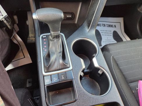 Used 2018 Kia Sportage LX image 17
