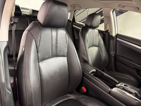Used 2017 Honda Civic Touring image 24