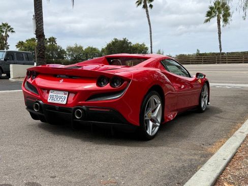Used 2021 Ferrari F8 Tributo RWD image 5