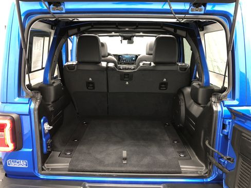 Certified 2024 Jeep Wrangler Unlimited Rubicon image 9