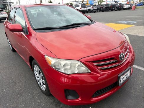 Used 2013 Toyota Corolla LE FWD image 3