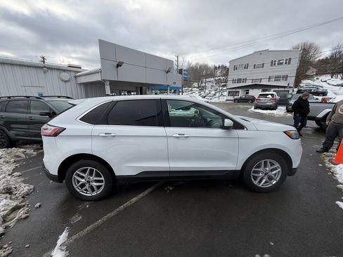 Used 2024 Ford Edge SEL image 6