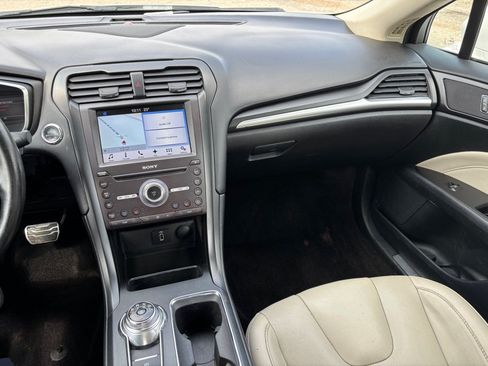 Used 2017 Ford Fusion Titanium AWD/4WD image 14