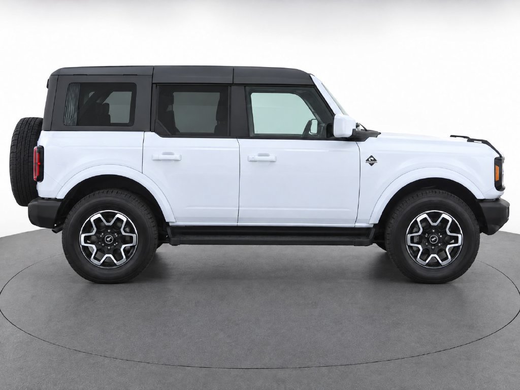 Used 2025 Ford Bronco Outer Banks AWD/4WD image 10