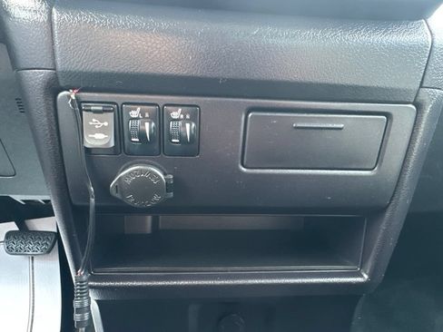 Used 2017 Toyota Sienna Limited AWD/4WD image 20