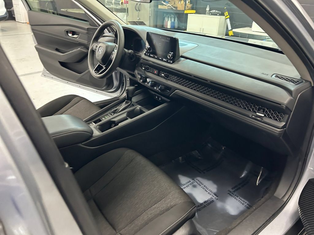 Used 2023 Honda Accord EX image 24