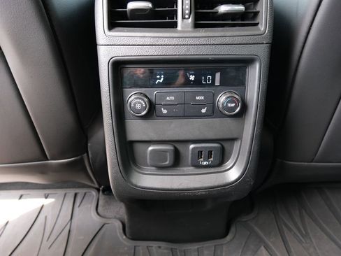 Used 2017 Buick Envision Essence FWD image 28