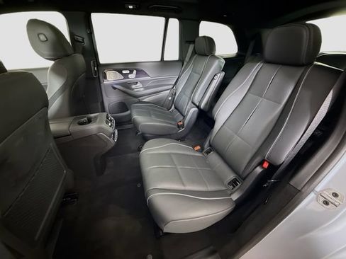 Used 2025 Mercedes-Benz GLS 580 4MATIC image 26