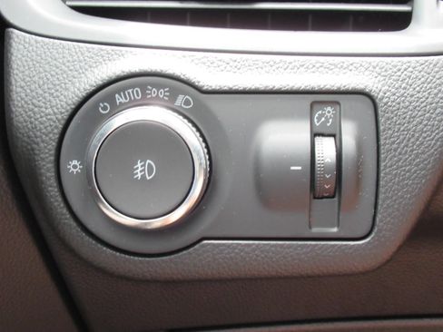 Used 2020 Buick Envision Essence FWD image 22