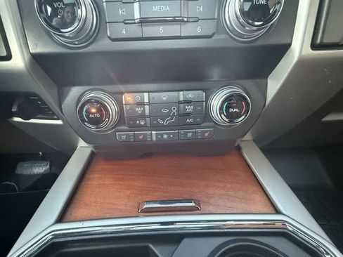 Used 2019 Ford F250 King Ranch w/ King Ranch Ultimate Package image 31