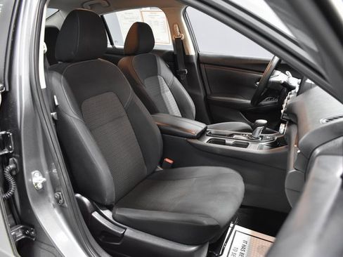 Certified 2023 Nissan Sentra S image 14