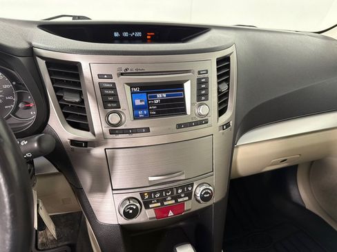 Used 2014 Subaru Outback 2.5i Premium AWD/4WD image 16