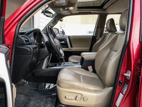 Used 2014 Toyota 4Runner Limited image 3